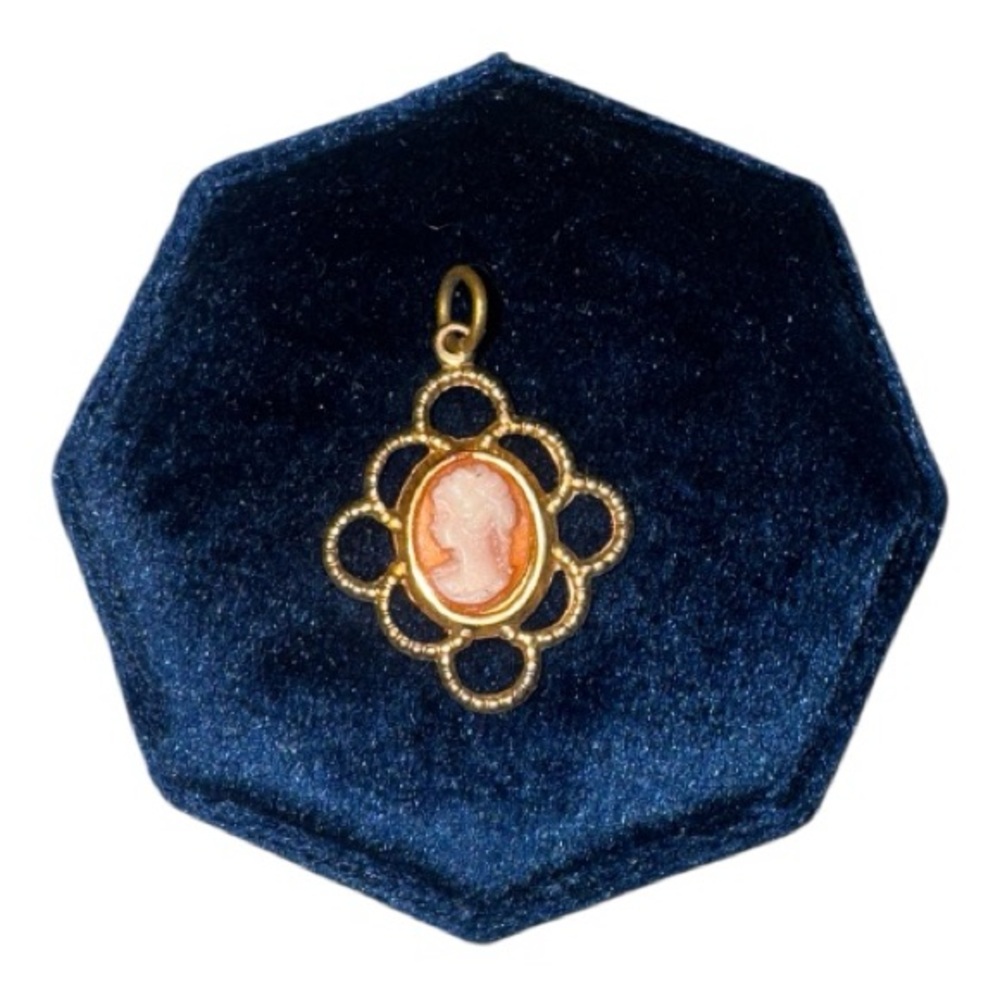 Vintage Gold Cameo Charm